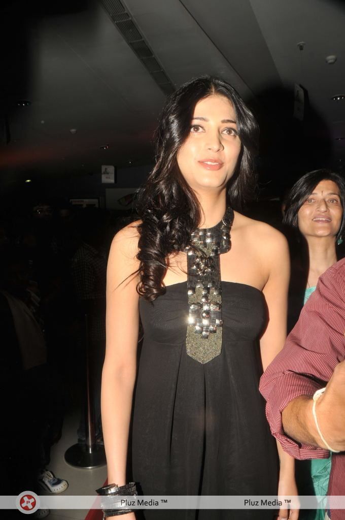 Shruti Haasan - Oh My Friend Movie Premiere Show - Pictures | Picture 121761